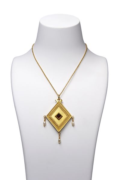 necklace: Archduchess Margarete