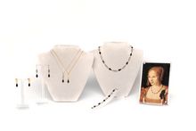 necklace: Dürer