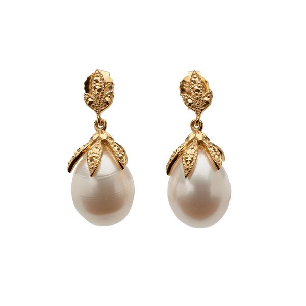 Earrings: Drip Pearl