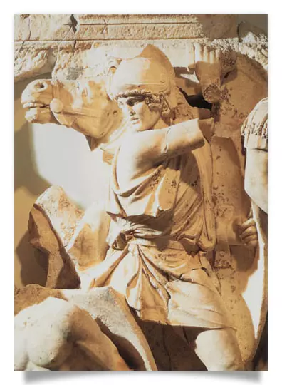 Postkarte: Partherdenkmal Schwertkämpfer (Detail)