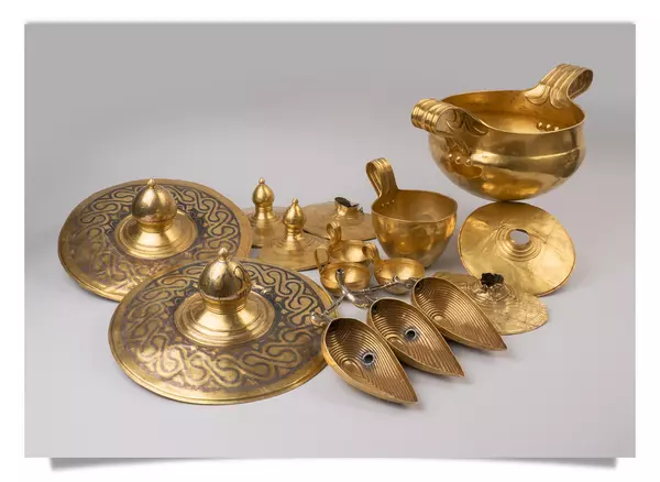 Postcard: Valchitran Treasure