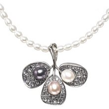 Necklace: Empress Elizabeth Cloverleaf