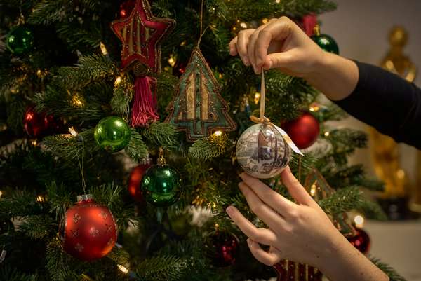 Christmas Bauble: Bruegel - Hunters in the Snow