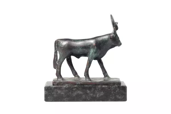 Replica: Apis Bull