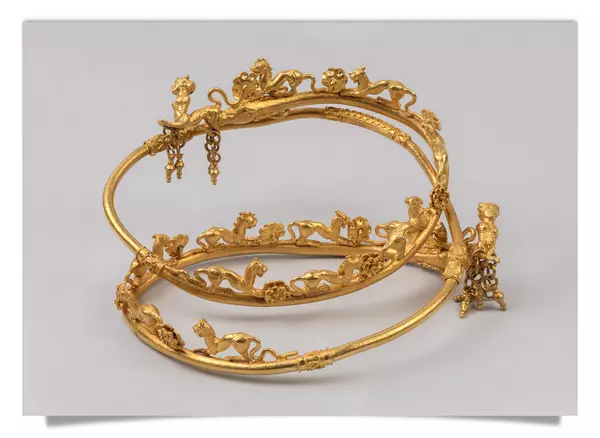 Postcard: Diadem