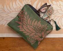 Pouches: Raphael Tapestry - Leaf Tendrils