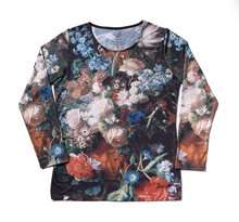 T-Shirt: Bunch of Flowers before a Park